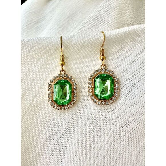Light Green Dangle rhinestone earrings - Picture 4 of 4